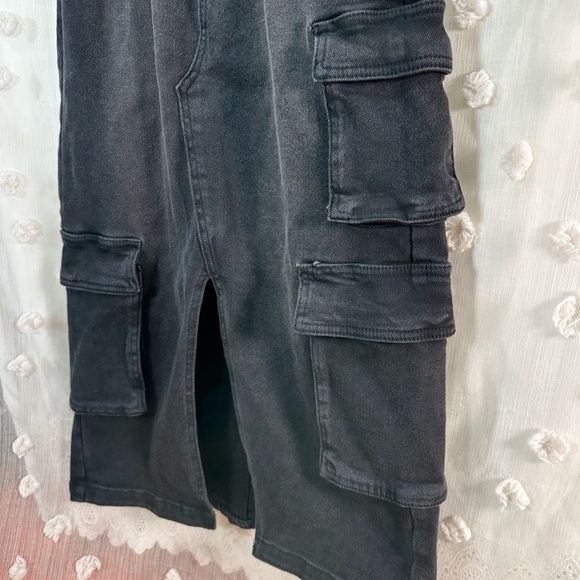 NWT Wild Fable Women’s Black Denim Cargo Midi Skirt Size XXS - Picture 3 of 9